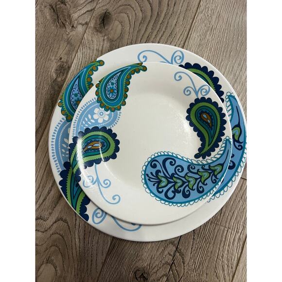 Blue and white paisley plates- 2 smaller plates and 1 large dinner plate - Picture 3 of 7